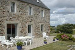 La terrasse et le salon de jardin